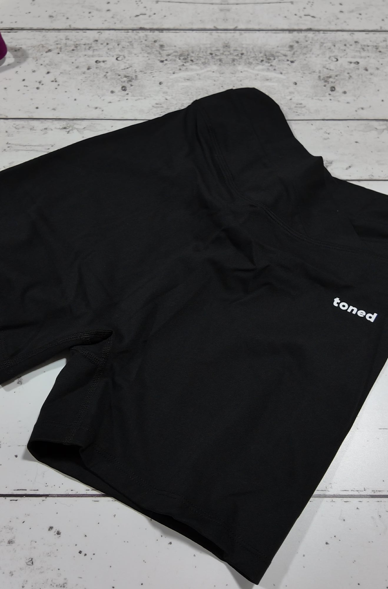 Shorts V-Cut